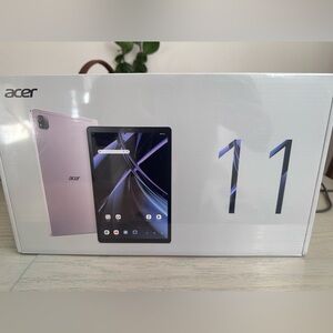 Acer Silver Tablet with Dynamic Display